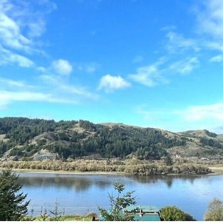 Rogue River Landing Resort Gold Beach Esterno foto